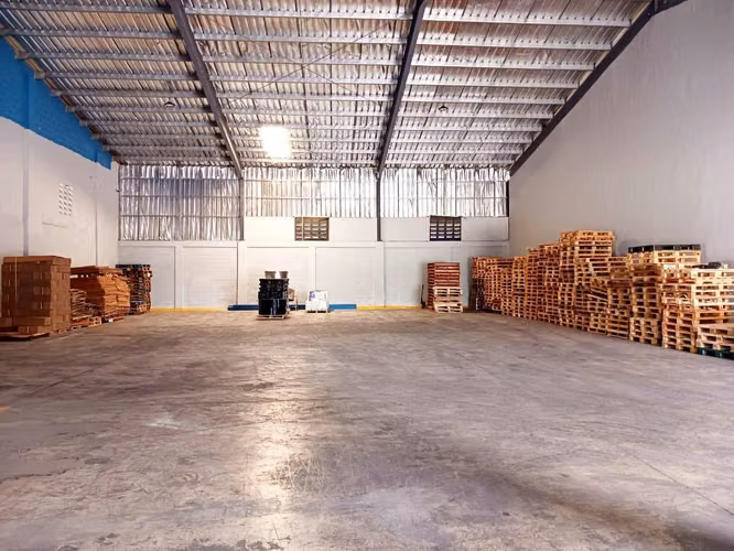 Warehouse for Rent on the Circunvalación Highway