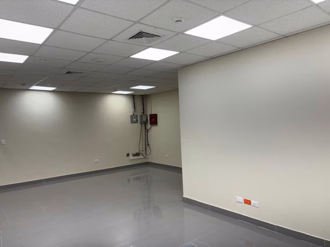 Local en alquiler Torre Corporativa en la Esperilla de 51 mts - Imagen 4