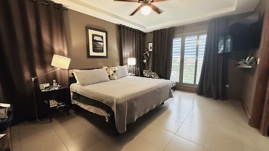 En Altos De Arroyo Hondo III Casa en Venta de Cuatro Habitaciones US$900,000. - Imagen 6