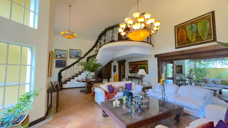 En Cuesta Hermosa III Casa en Veta de Cuatro Habitaciones US$750,000. - Imagen 7