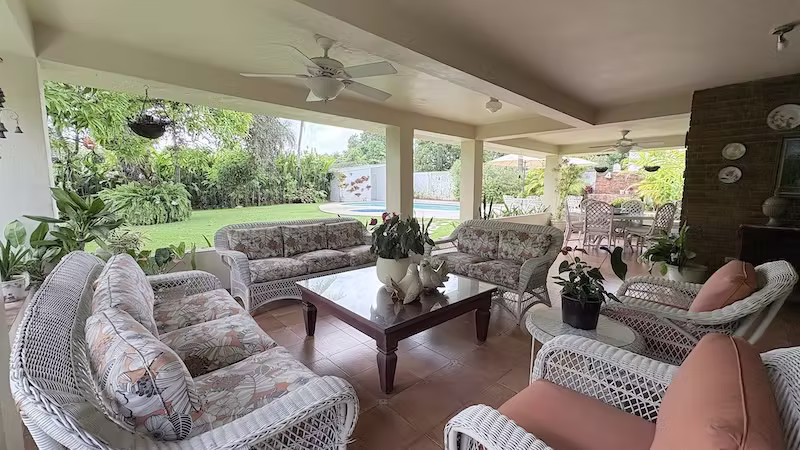 Casa Venta | Perantuen-Arroyo Hondo con patio US$650,000. - Imagen 2