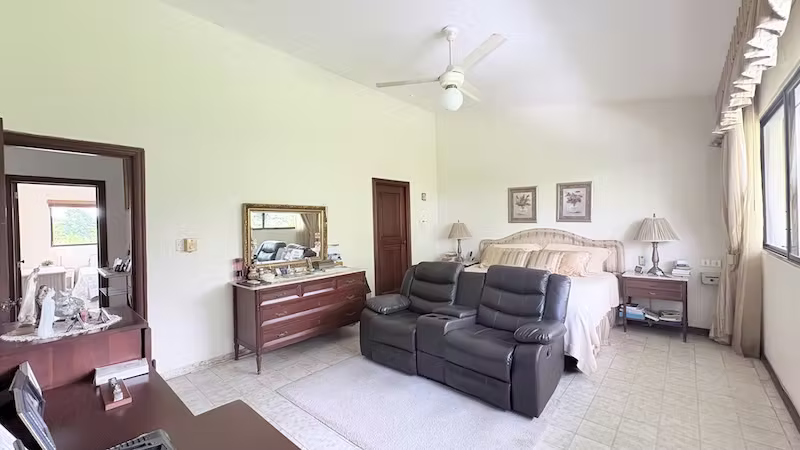 Casa Venta | Perantuen-Arroyo Hondo con patio US$650,000. - Imagen 6