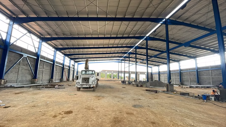 Nave Industrial en santo Domingo Oeste 4,300 M2 - Imagen 1