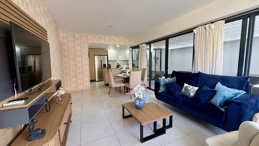 En Arroyo Hondo Viejo Apartamento en Venta Amueblado con Terraza y Jacuzzi Propio.