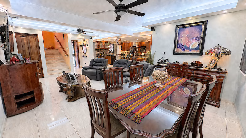 Casa de Dos Niveles en Venta en Residencial Cerrado RD$22,000,000. - Imagen 4