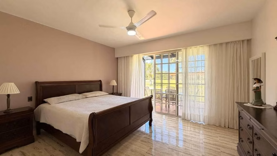 Amplio apartamento amueblado de 181 m² con vista al golf en Cocotal