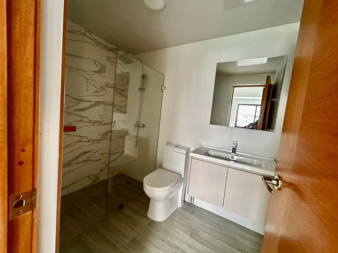 Apartamento en renta con Piscina en Evaristo Morales - Imagen 7