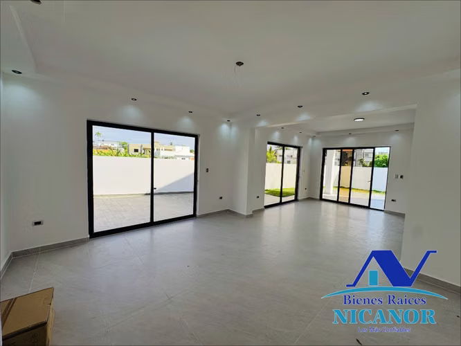 casa de dos niveles, 4 habitaciones, piscina en venta en puerto plata - Imagen 8