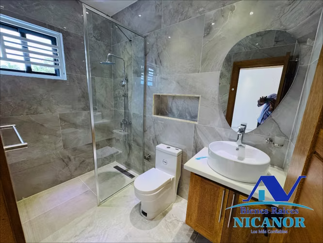 Casa de un nivel 3 habitaciones, 3 baños y piscina - Imagen 5
