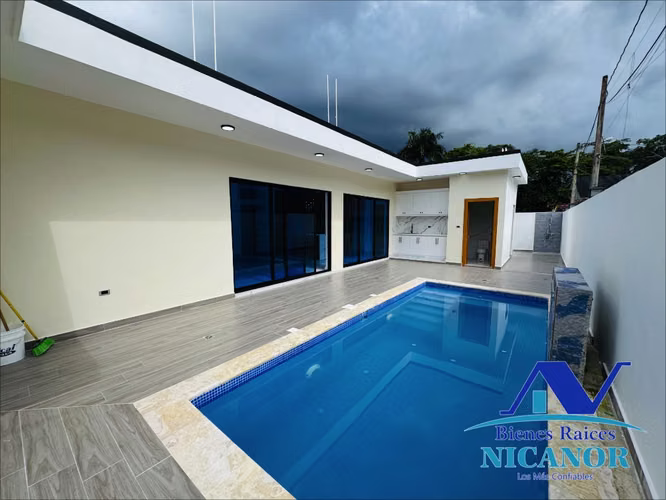 Casa de un nivel 3 habitaciones, 3 baños y piscina - Imagen 8