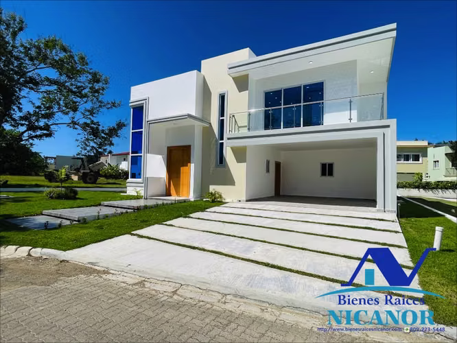 casa en residencial privado con terminacion de primera