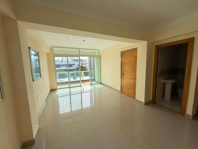 Apartamento en Venta por la Av. Independencia