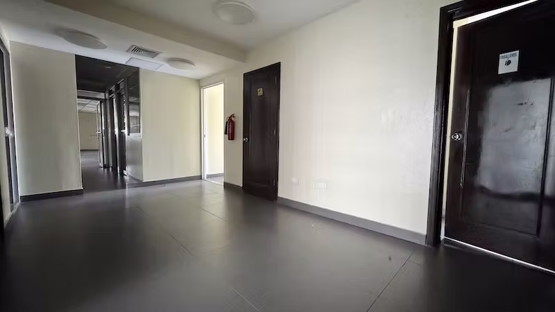 En Naco Oficina en Alquiler 400 m2 en US$11,000. - Imagen 8