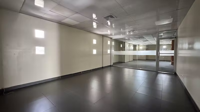 En Naco Oficina en Alquiler 400 m2 en US$11,000. - Imagen 6