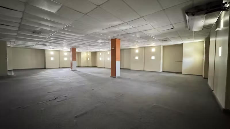 En Naco Oficina en Alquiler 400 m2 en US$11,000. - Imagen 2
