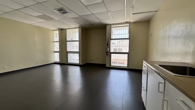 En Naco Oficina en Alquiler 400 m2 en US$11,000. - Imagen 5