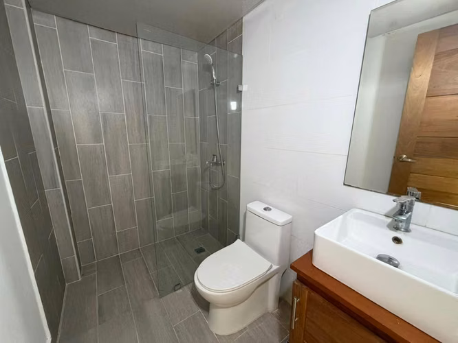 Apartamento en venta con amplia terraza . - Imagen 8