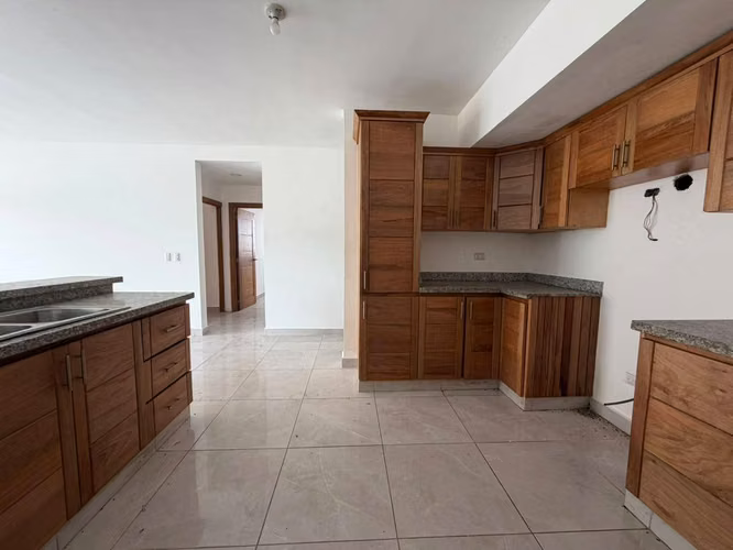 Apartamento en venta con amplia terraza . - Imagen 4