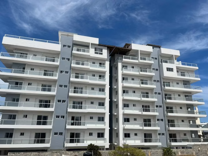Apartamento Segundo Nivel tres habitaciones en Ens. Ozama