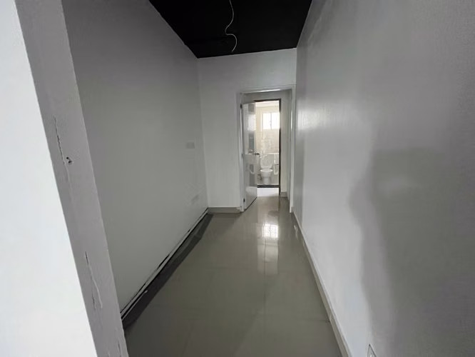 Oficina Alquiler Evaristo Morales de 45 m2 – Segundo Nivel