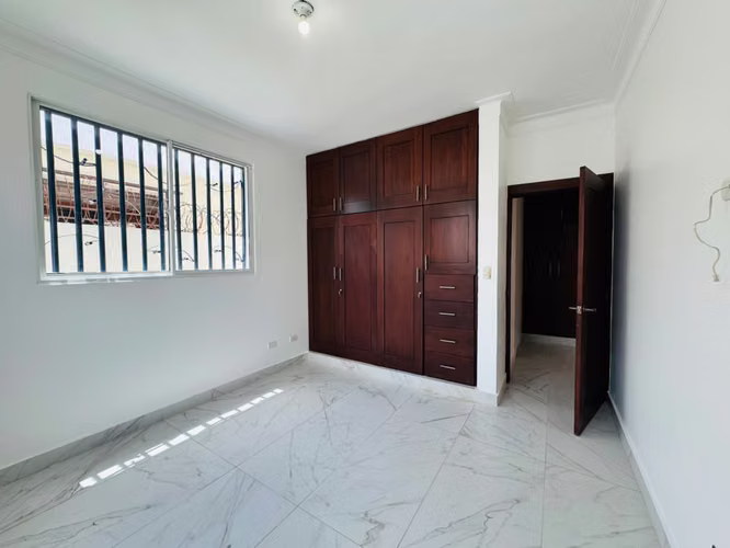 Se alquila casa en residencial cerrado en gurabo - Imagen 8