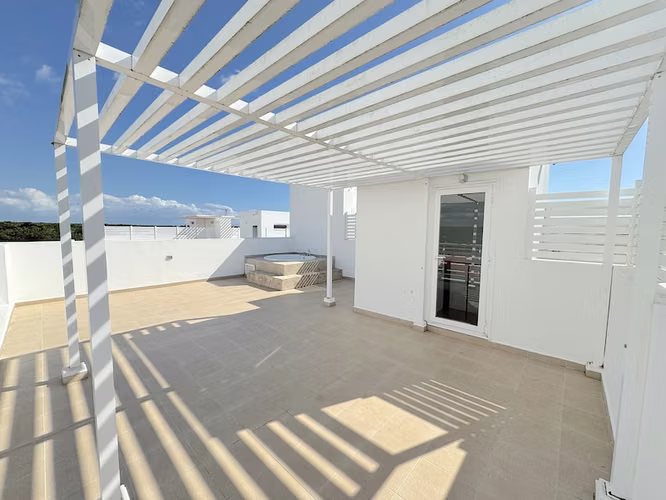 En Playa Nueva Romana Pent House Amueblado en Venta Con Jacuzzy Propio US$1,300.