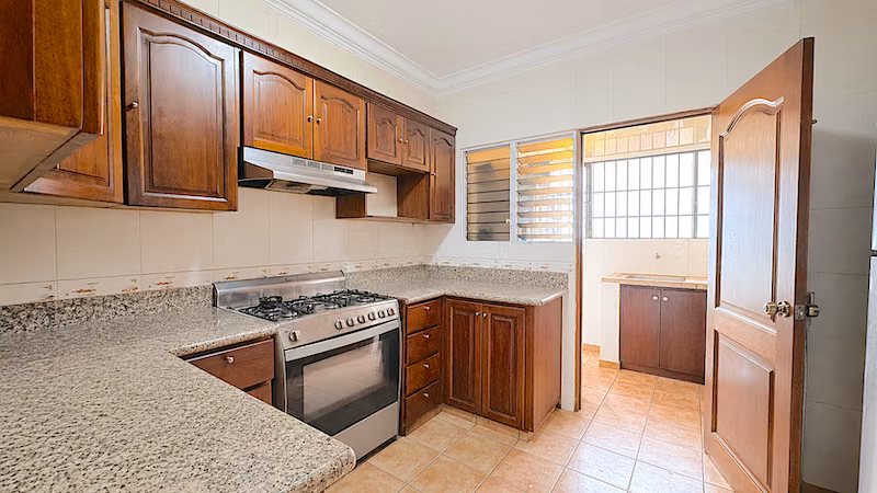 En Evaristo Morales Apartamento en Venta de Tres Habitaciones US$290,000.00