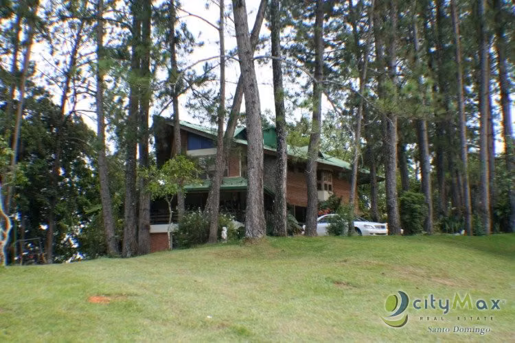 Finca en venta en Buena Vista Jarabacoa incluye cabaña