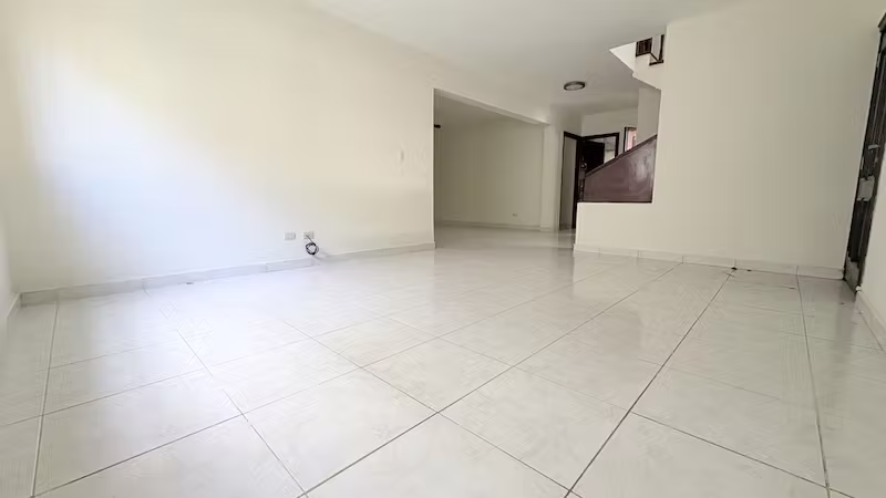 En Los Cacicazgos Casa en Venta de Cuatro Habitaciones US$850,000. - Imagen 6