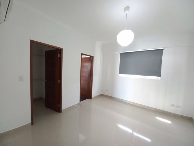 Apartamento en alquiler Evaristo Morales, 1 hab con family - Imagen 3