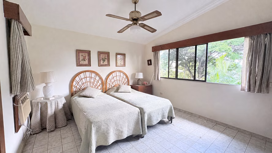 Casa Venta | Perantuen-Arroyo Hondo con patio US$650,000. - Imagen 6