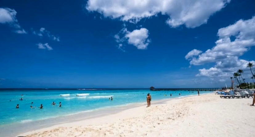 ¡Tu Paraíso a 10 Minutos de la Playa! | Apartamento Amueblado en Dominicus - Imagen 11