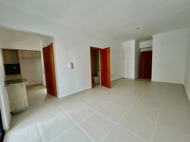 Apartamento en renta de 2 habitaciones Cerca de Todo en Evaristo Morales - Imagen 4