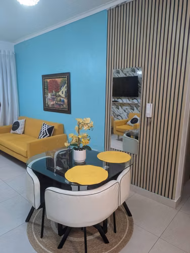 Airbnb-Ready | 3 Hab. + 3.5 Baños | Patio Privado | 1er Piso | 2 Parqueos | 1 Esquina de la Avenida España.