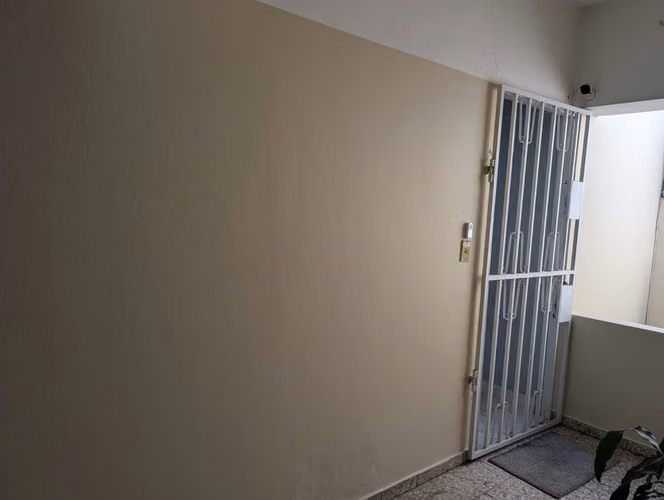 Apartamento 2 Hab. en El Cacique | 2 Baños | US$108,000