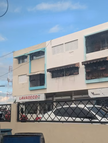 Apartamento 2 Hab. en El Cacique | 2 Baños | US$108,000