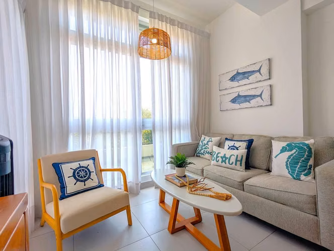 Apartamento en venta de 1 habitación amueblado en moderna, en Juan Dolio