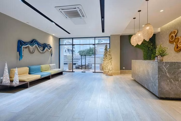 Apartamento en venta de 1 habitación amueblado en moderna, en Juan Dolio