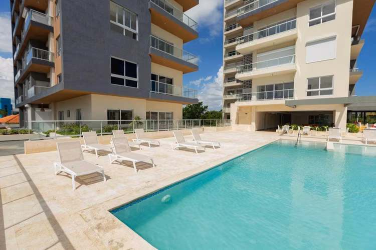 Apartamento en venta de 1 habitación amueblado en moderna, en Juan Dolio