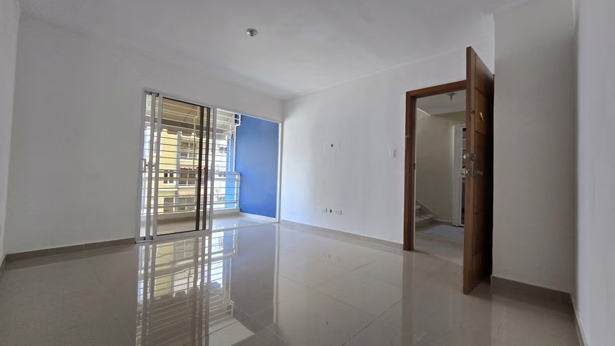 Apartamento en la Republica de colombia, 2do nivel con 3 parqueos, Altos de colombia. - Imagen 13