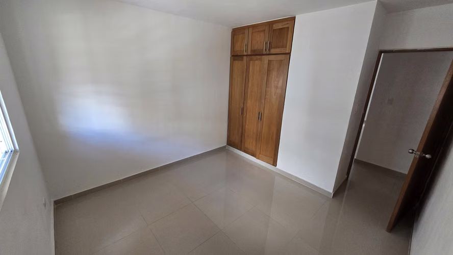 Apartamento en la Republica de colombia, 2do nivel con 3 parqueos, Altos de colombia. - Imagen 6