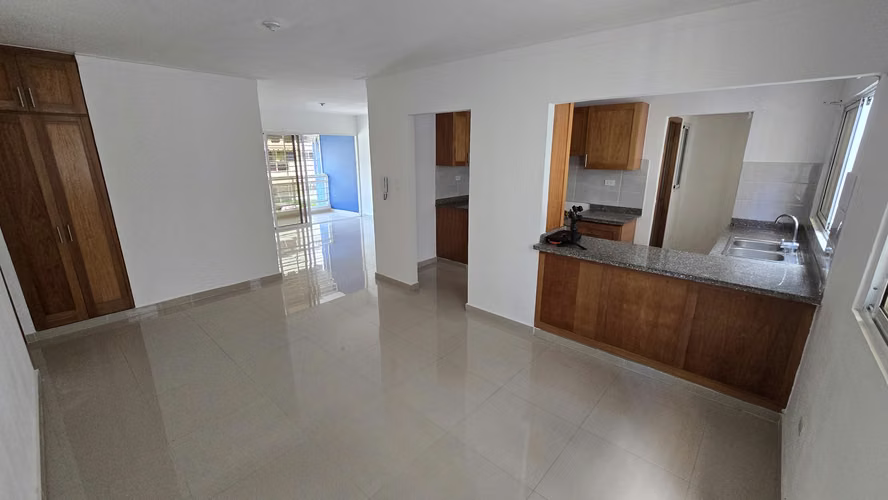 Apartamento en Altos de Colombia, 2do nivel con 3 parqueos titulados, en la Republica de colombia - Imagen 2