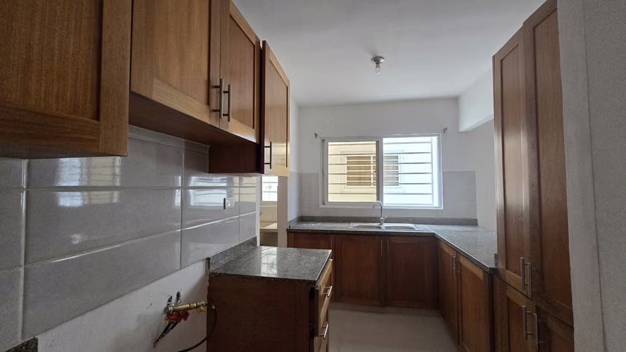 Apartamento en Altos de Colombia, 2do nivel con 3 parqueos titulados, en la Republica de colombia - Imagen 4