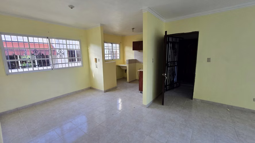 Apartamento en Residencial Carmen Renata, 3er nivel con 3 habitaciones y 2 baños.  - Imagen 8