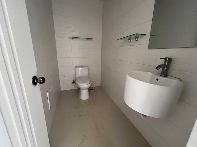 Local en Alquiler en Distrito Nacional | 35 m² con Baño Privado - Imagen 11
