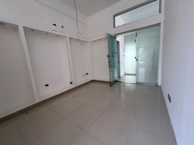 Local en Alquiler en Distrito Nacional | 35 m² con Baño Privado - Imagen 12