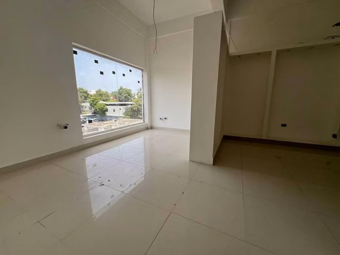 Local en Alquiler en Distrito Nacional | 35 m² con Baño Privado - Imagen 9