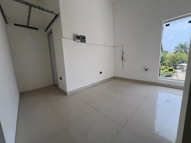 Local en Alquiler en Distrito Nacional | 35 m² con Baño Privado - Imagen 2