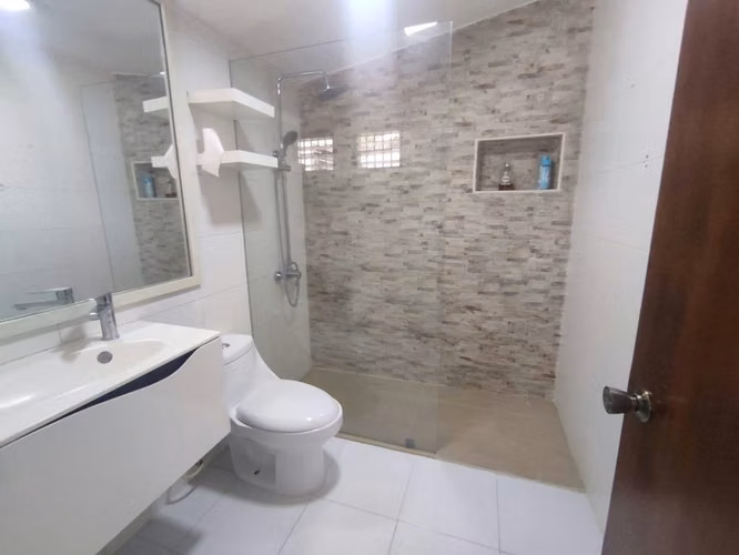 Hermosa casa en venta en Jardines del sur - Imagen 4