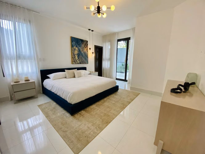 Amplio Apartamento de Lujo con 3 Habitaciones, Piscina, Gym y Línea Blanca Disponible para Alquiler en Cerro Hermoso!